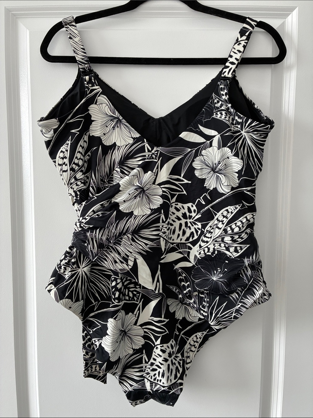 Knix Size XXL Leakproof Side-Tie One Piece Swimsuit - Hibiscus Heat - Picture 4 of 6